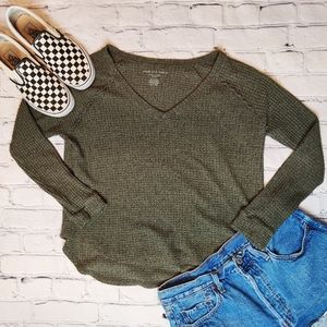 women’s american eagle v-neck